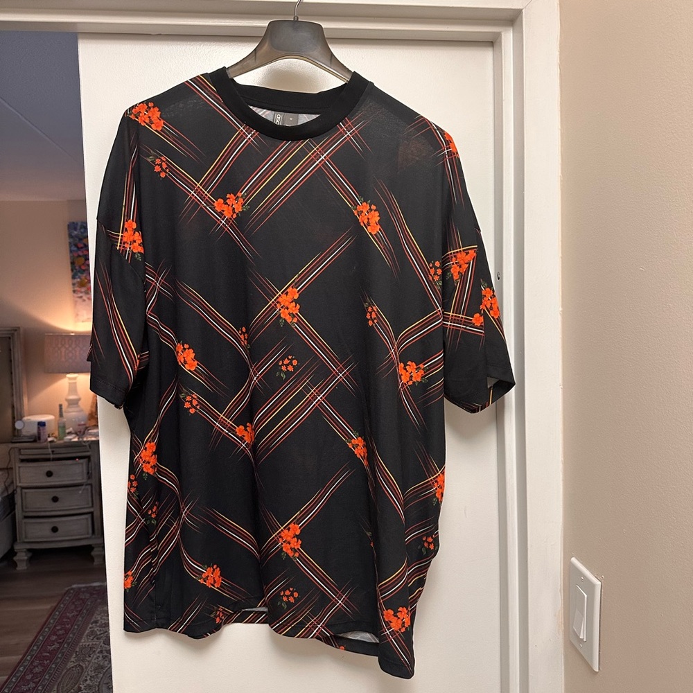 Oversized ASOS size M t shirt